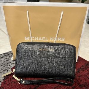 Michael Kors Jet Set travel wristlet